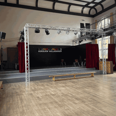 Nehring-Grundschule Aula Bühne