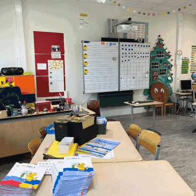 Nehring-Grundschule Neubau Klassenraum Tafel