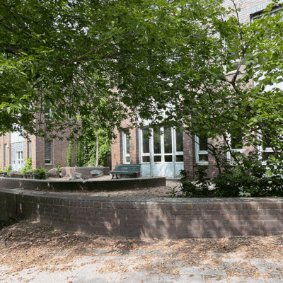Nehring Grundschule Spielehof Bank