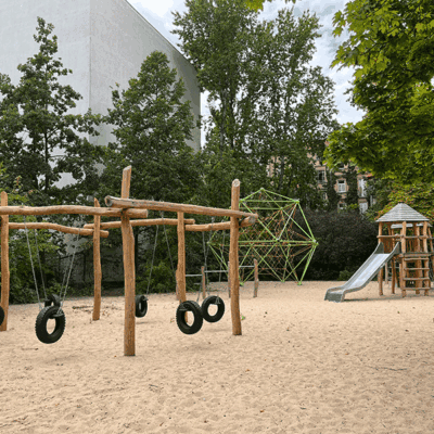 Nehring-Grundschule Spielehof Klettergerüste